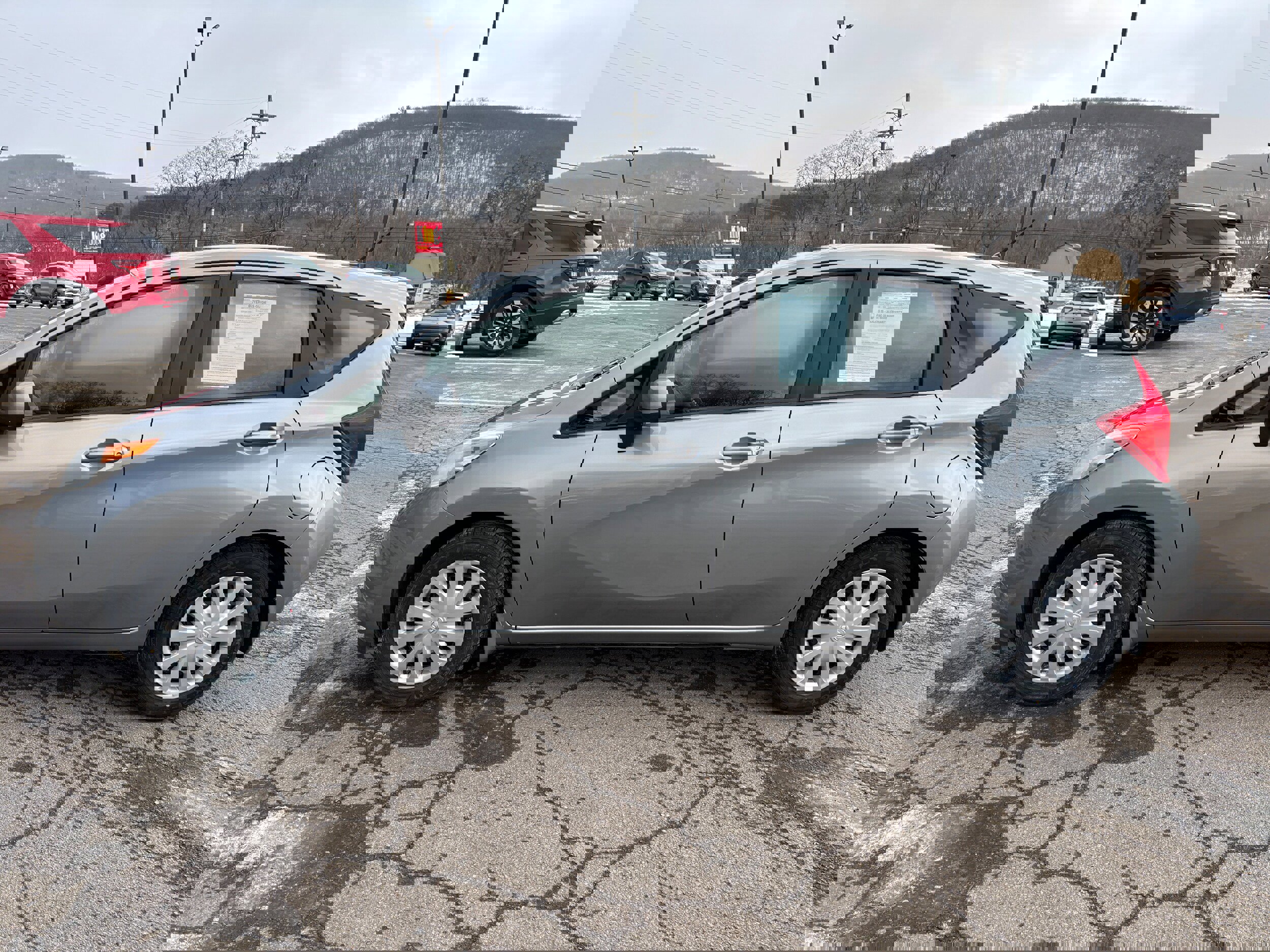 Used 2014 Nissan Versa Note SV image 3