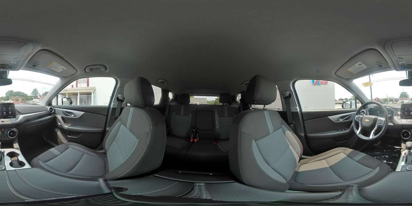 Used 2025 Chevrolet Blazer LT FWD image 42