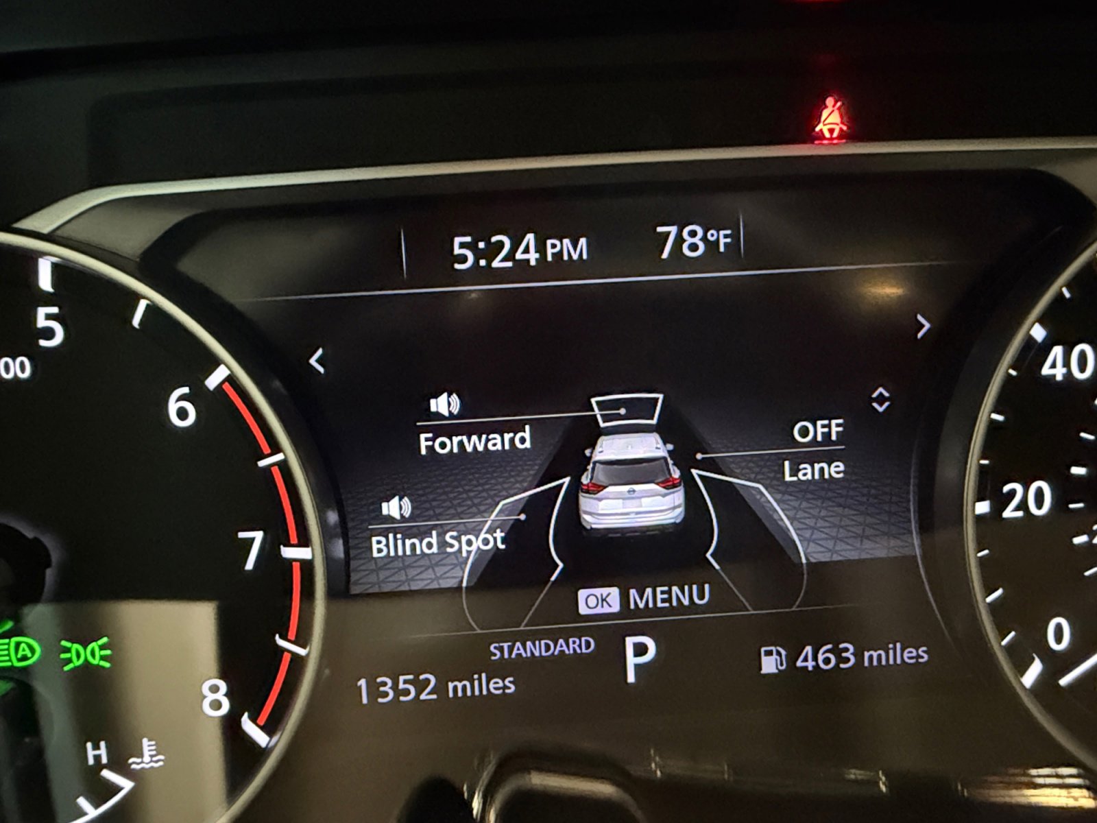 Used 2025 Nissan Rogue SV w/ SV Premium Package image 40