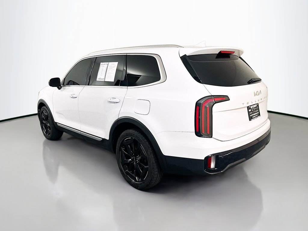 Used 2024 Kia Telluride EX w/ EX Captain's Chair Package image 5