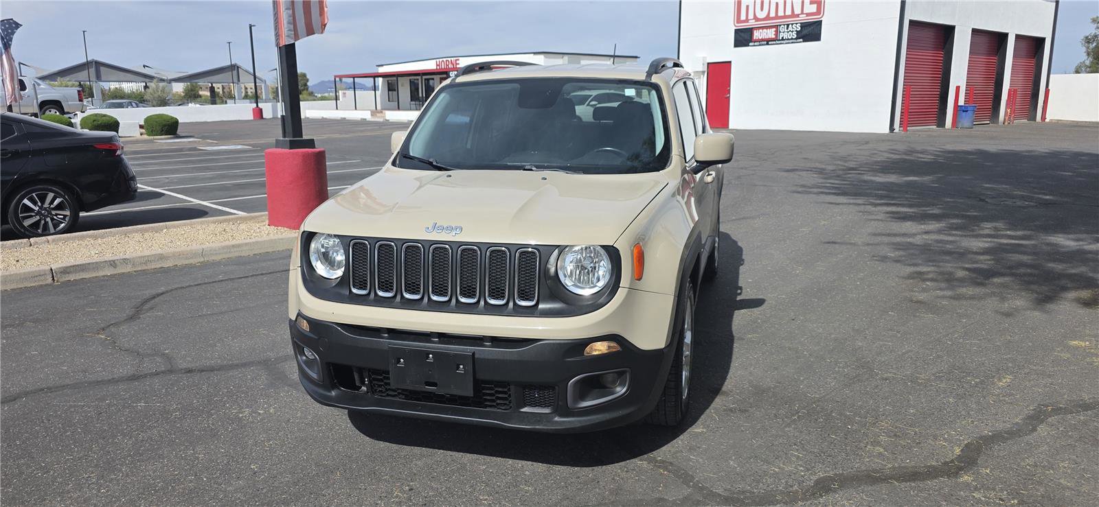 Used 2016 Jeep Renegade Latitude FWD image 7