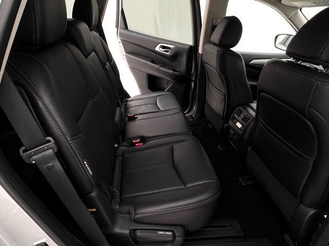 Used 2019 Nissan Pathfinder SL FWD image 14