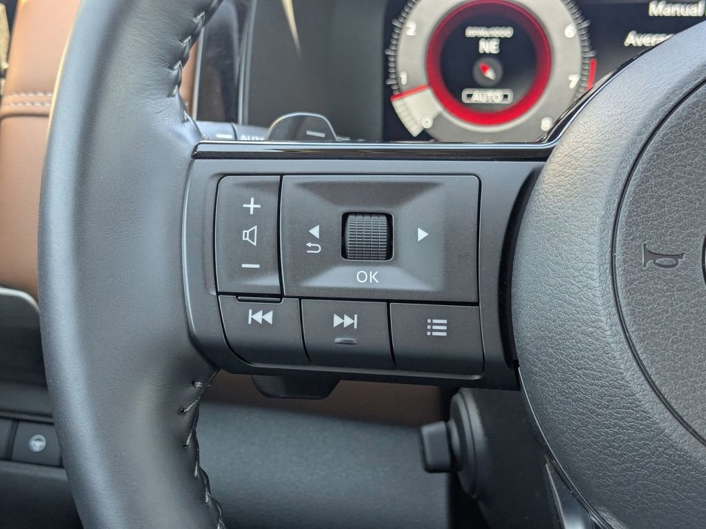 Certified 2024 Nissan Pathfinder Platinum w/ Black Appearance Package image 16