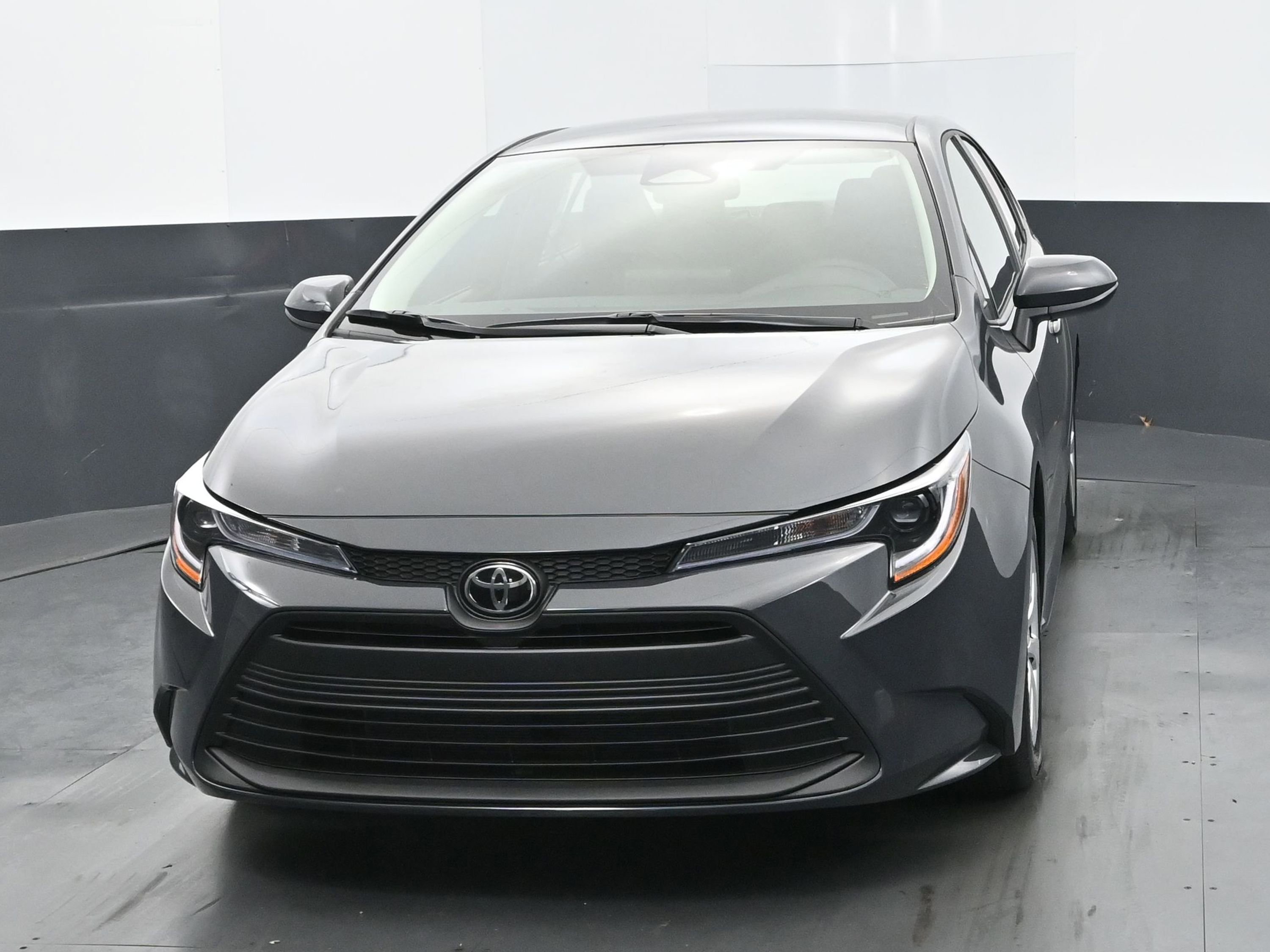 Used 2025 Toyota Corolla LE image 8