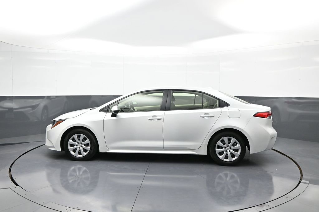 Certified 2022 Toyota Corolla LE FWD image 9