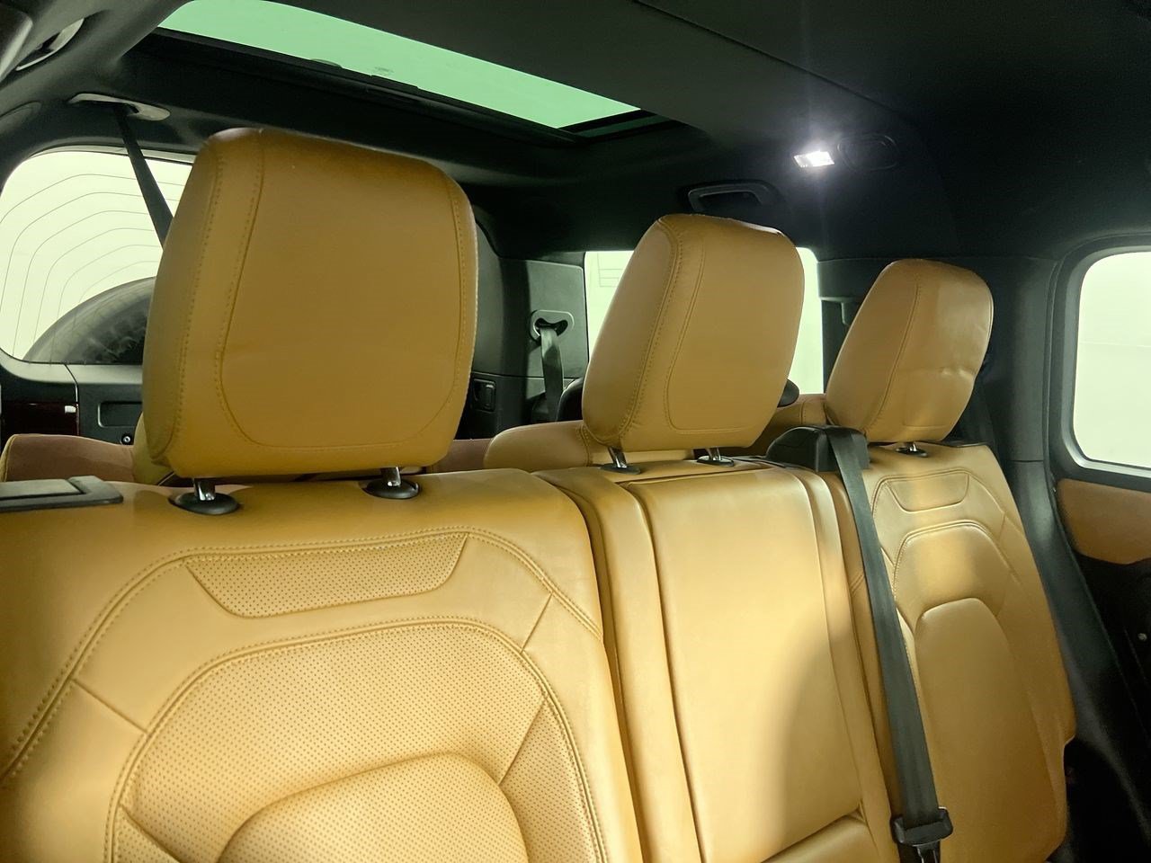 Used 2023 Land Rover Defender 130 SE AWD/4WD image 30