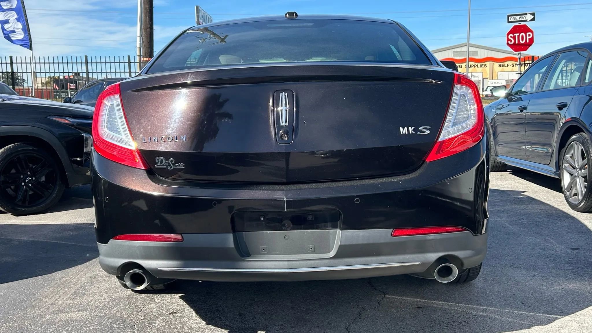 Used 2013 Lincoln MKS image 8