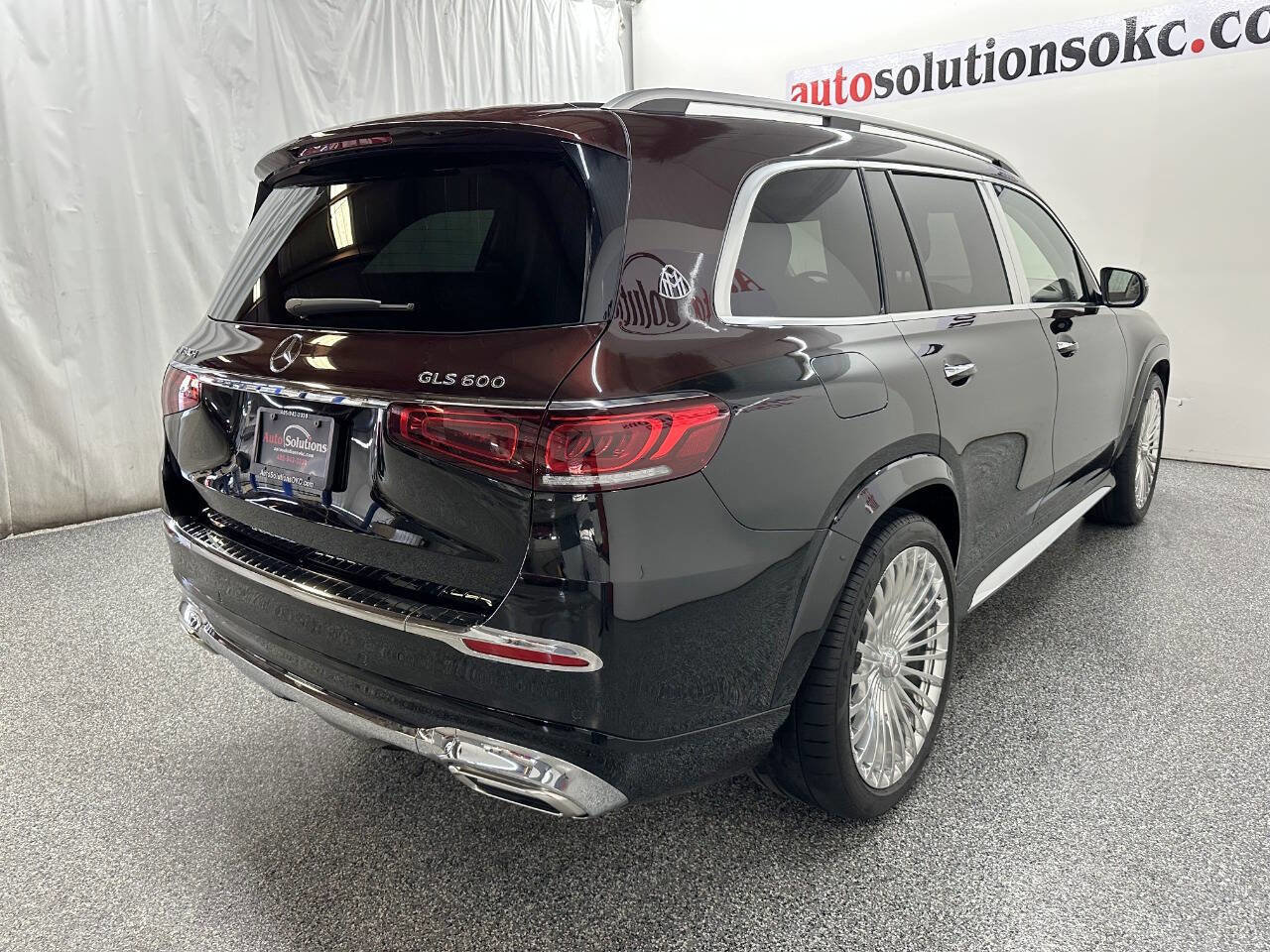 Used 2023 Mercedes-Benz Maybach GLS 600 4MATIC image 7