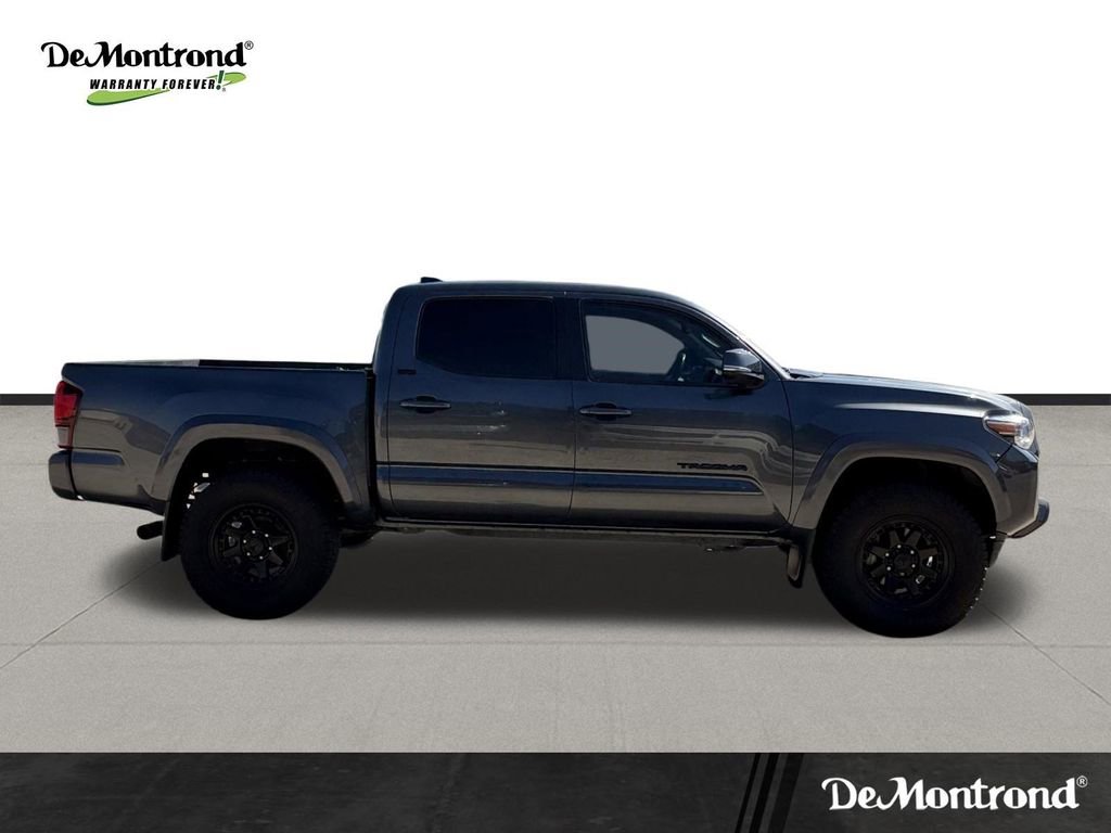 Used 2022 Toyota Tacoma SR5 w/ Technology Package image 4