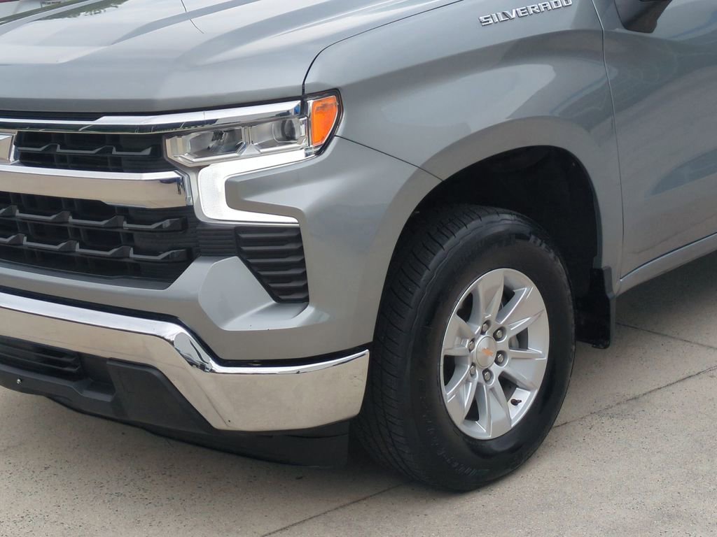 Used 2025 Chevrolet Silverado 1500 LT RWD image 10
