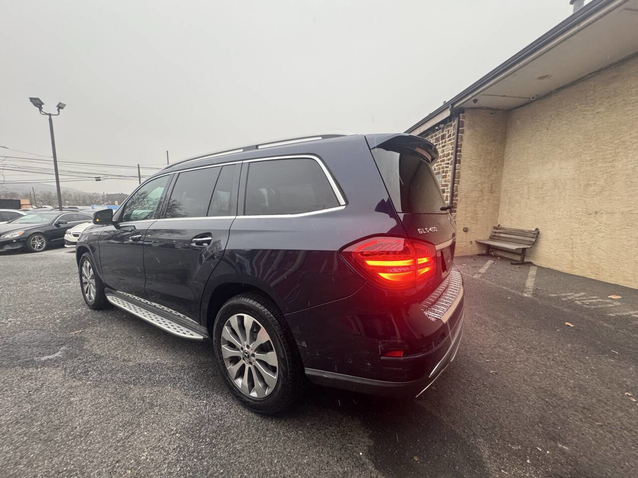 Used 2017 Mercedes-Benz GLS 450 4MATIC image 4