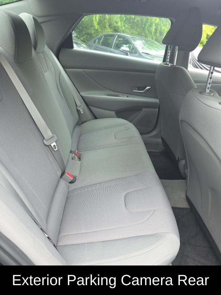 Used 2024 Hyundai Elantra SE FWD image 6
