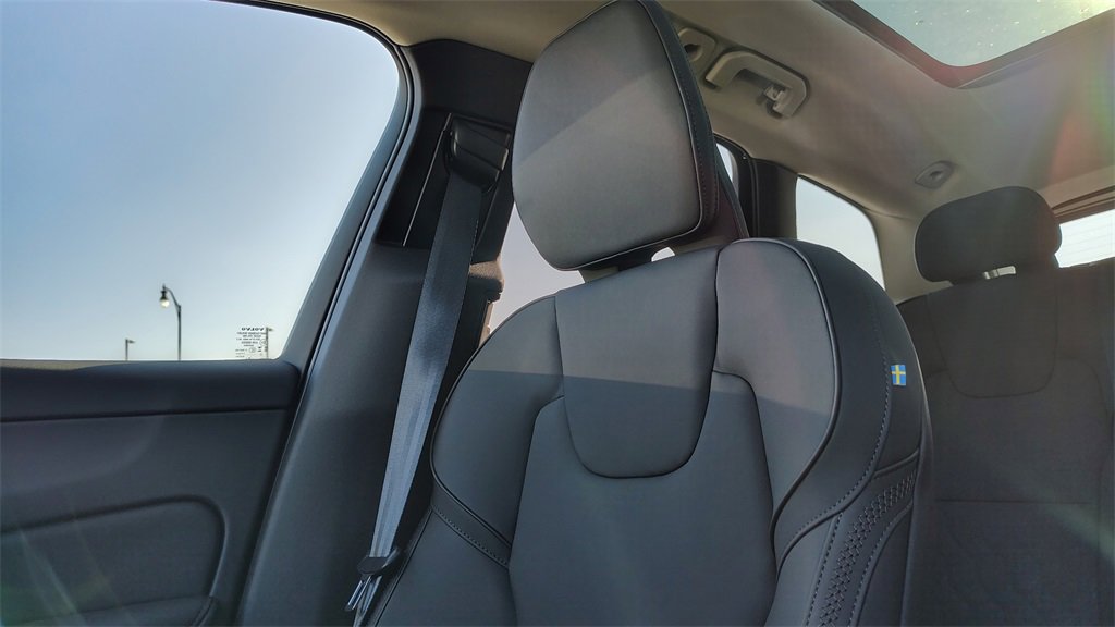 New 2026 Volvo XC60 B5 Plus w/ Protection Package Premier image 22