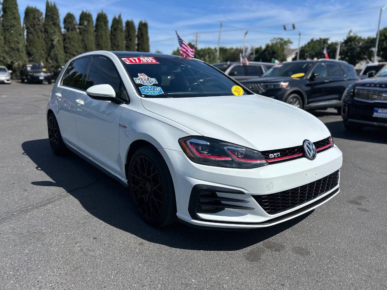 Used 2019 Volkswagen GTI SE image 1