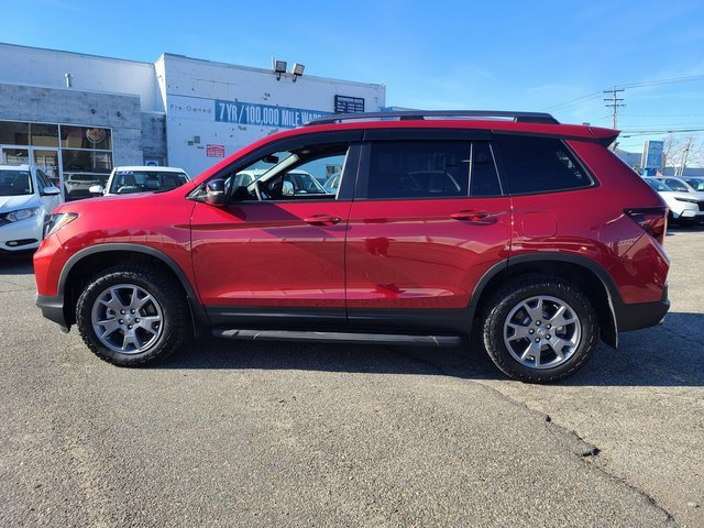 Certified 2025 Honda Passport TrailSport image 2