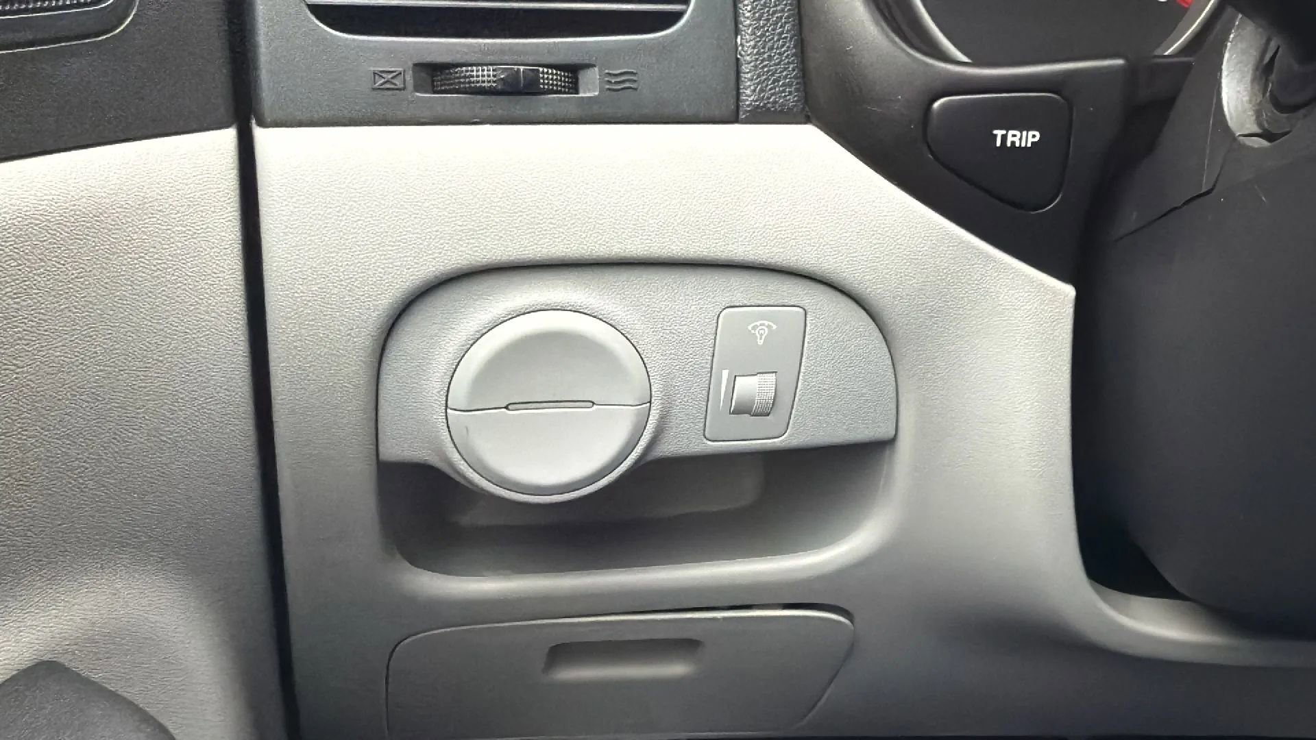 Used 2010 Hyundai Accent GLS w/ Premium Pkg 4 image 15