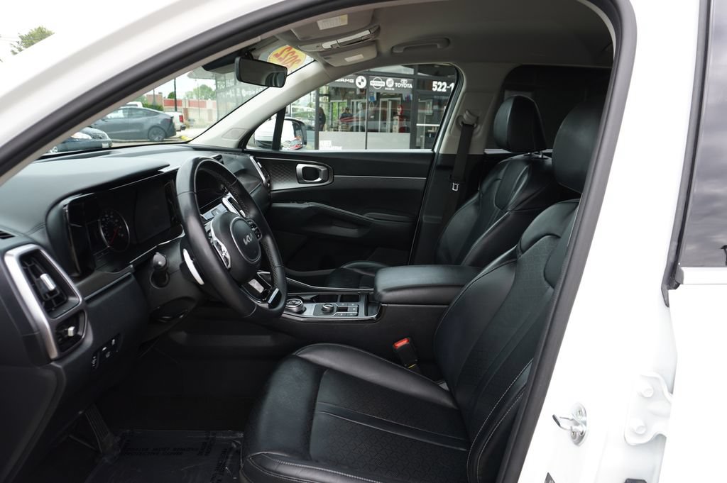 Used 2022 Kia Sorento EX AWD/4WD image 23