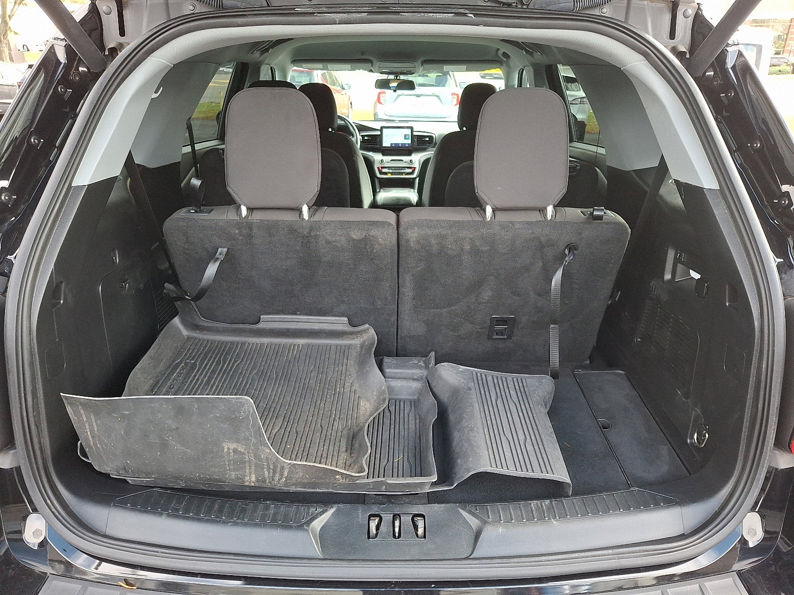 Used 2023 Ford Explorer XLT image 31