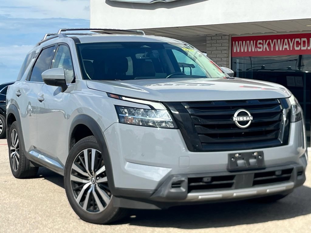 Used 2023 Nissan Pathfinder Platinum w/ Black Appearance Package AWD/4WD image 1