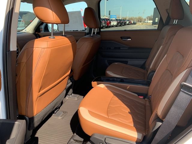 New 2026 Nissan Pathfinder Platinum AWD/4WD image 13