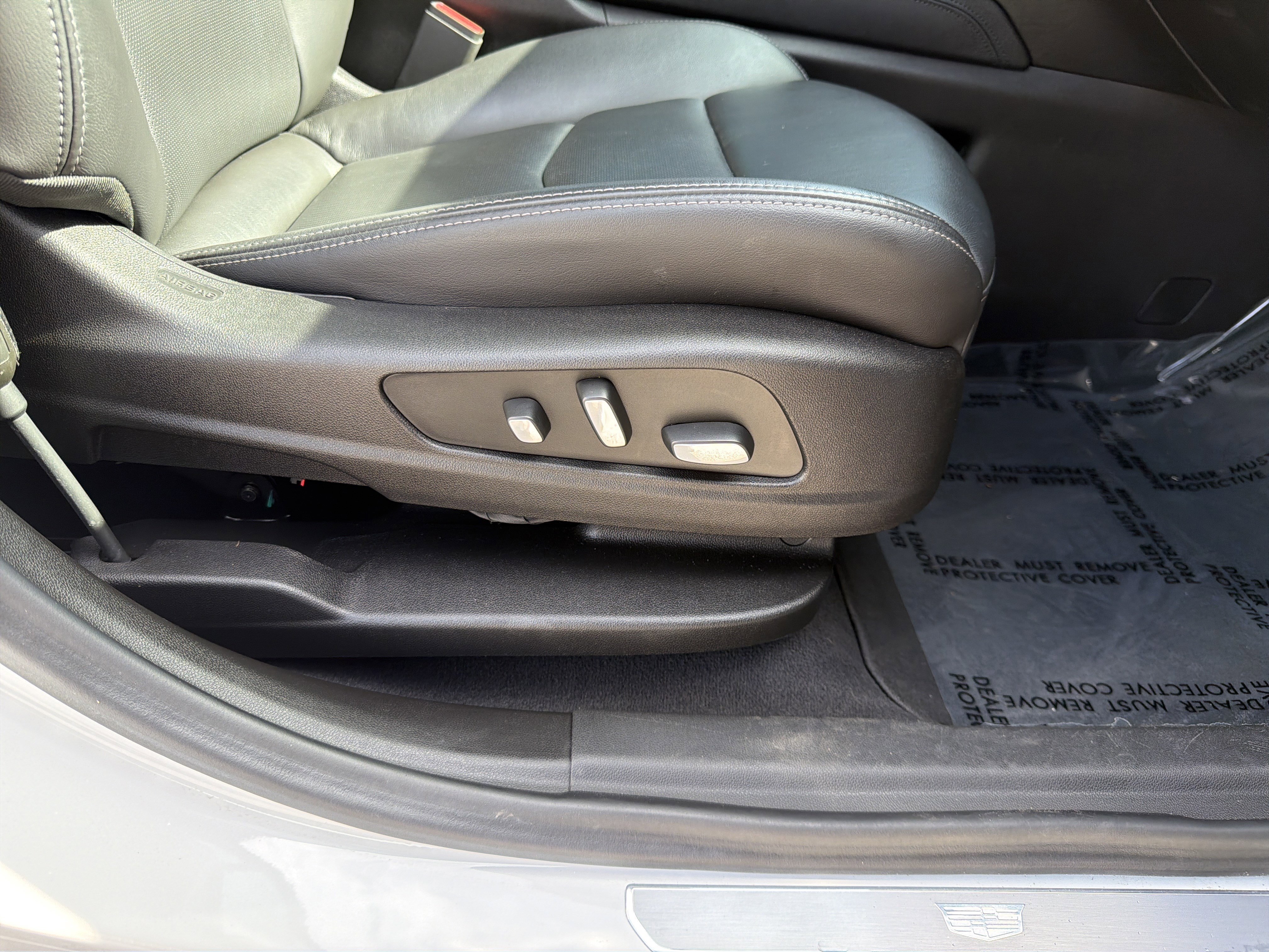 Used 2023 Cadillac XT6 Sport image 17