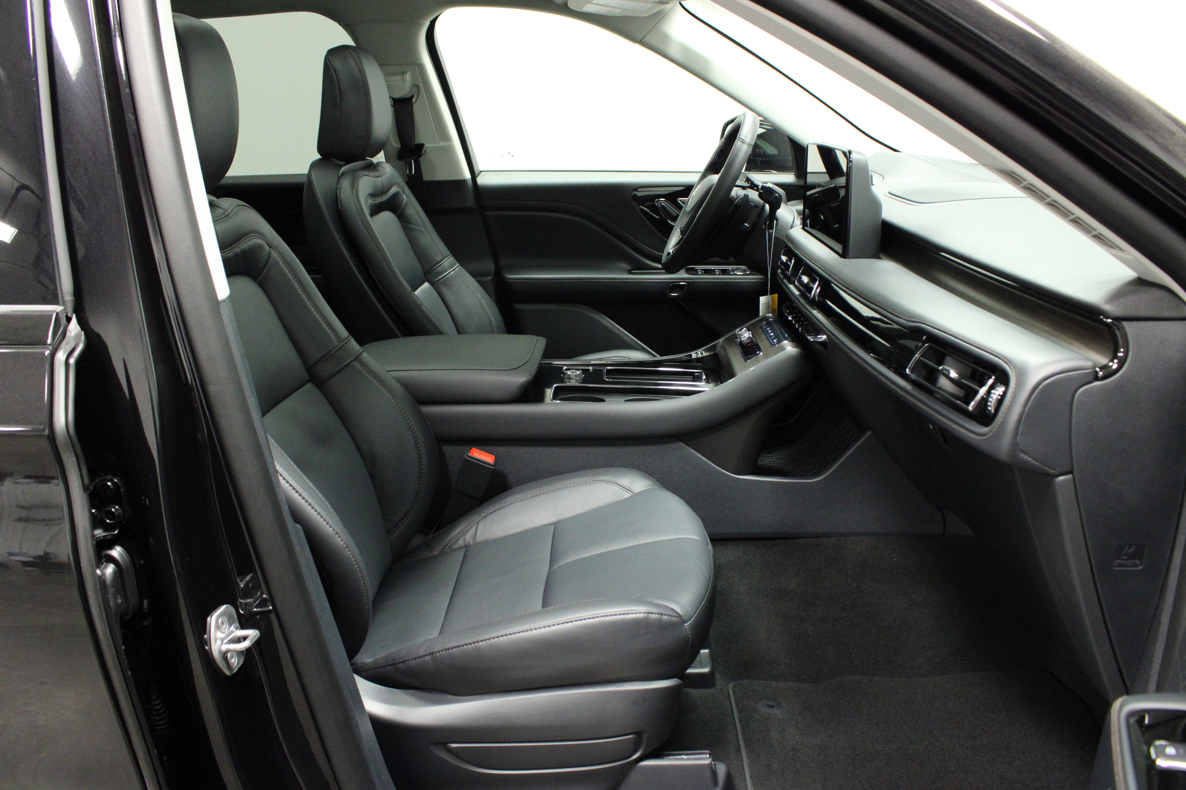 New 2026 Lincoln Aviator Reserve w/ Jet Appearance Package image 14