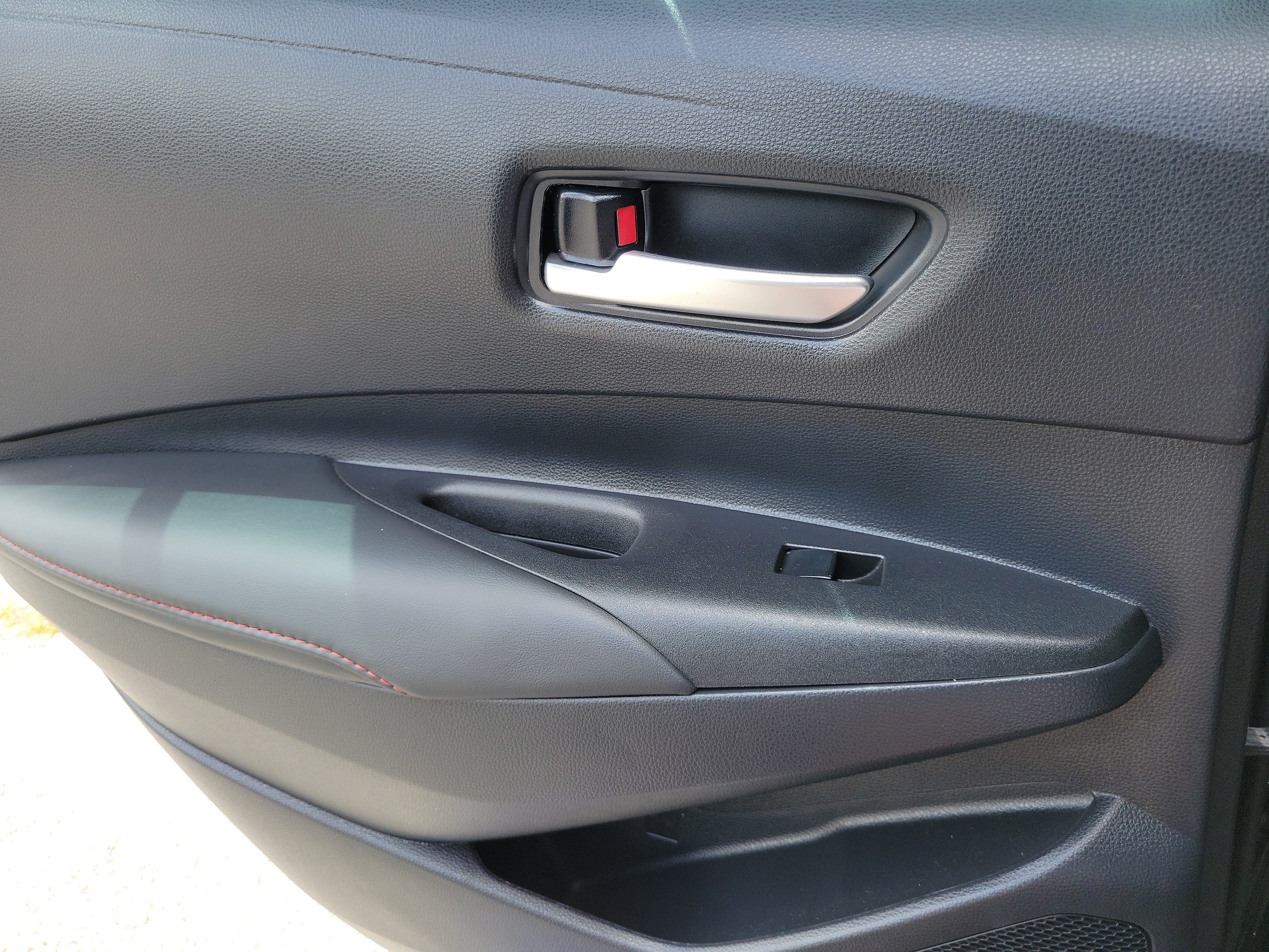 Used 2025 Toyota Corolla SE FWD image 13