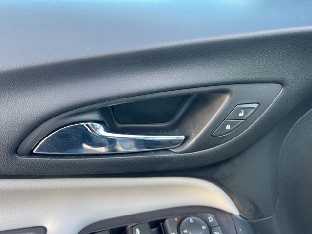 Used 2018 Chevrolet Equinox LS image 26