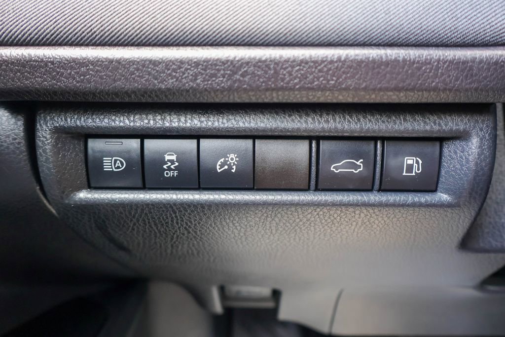 Used 2025 Toyota Camry LE FWD image 18