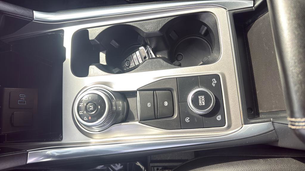 Used 2020 Ford Explorer XLT w/ Equipment Group 202A image 20