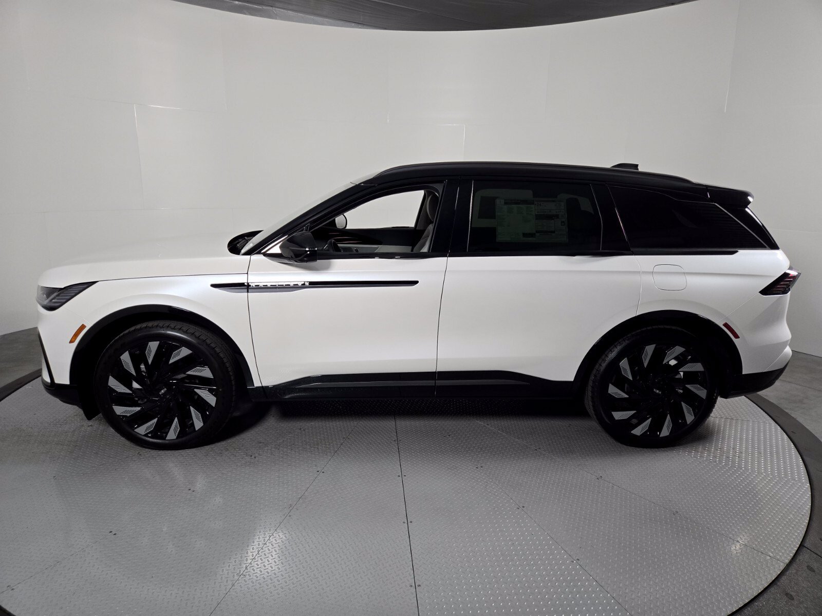 New 2026 Lincoln Nautilus Reserve AWD/4WD image 8