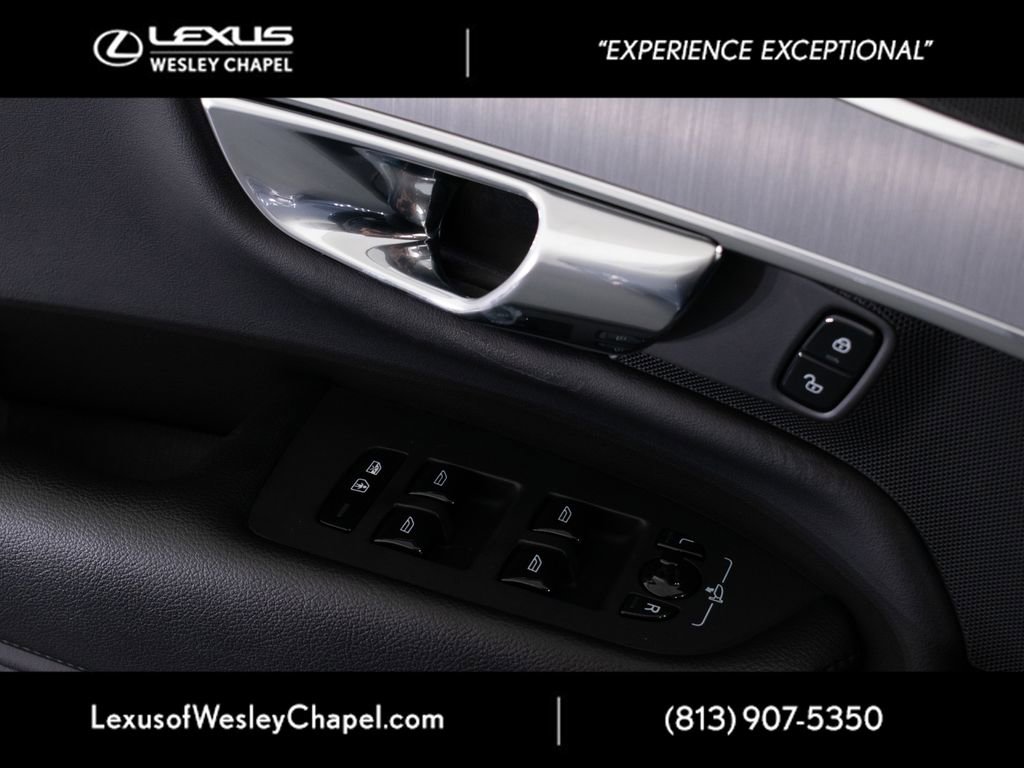 Used 2021 Volvo XC90 T5 Momentum w/ Protection Package Premier AWD/4WD image 39