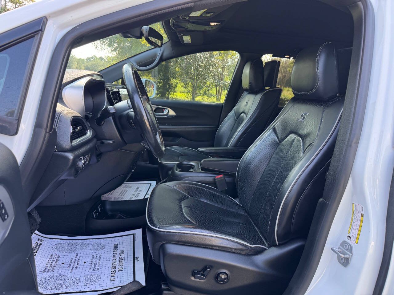 Used 2019 Chrysler Pacifica Limited w/ Advanced Safetytec Group FWD image 42
