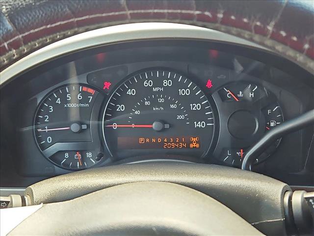 Used 2004 Nissan Titan SE w/ (Pop) Se Popular Pkg W/Bench AWD/4WD image 11