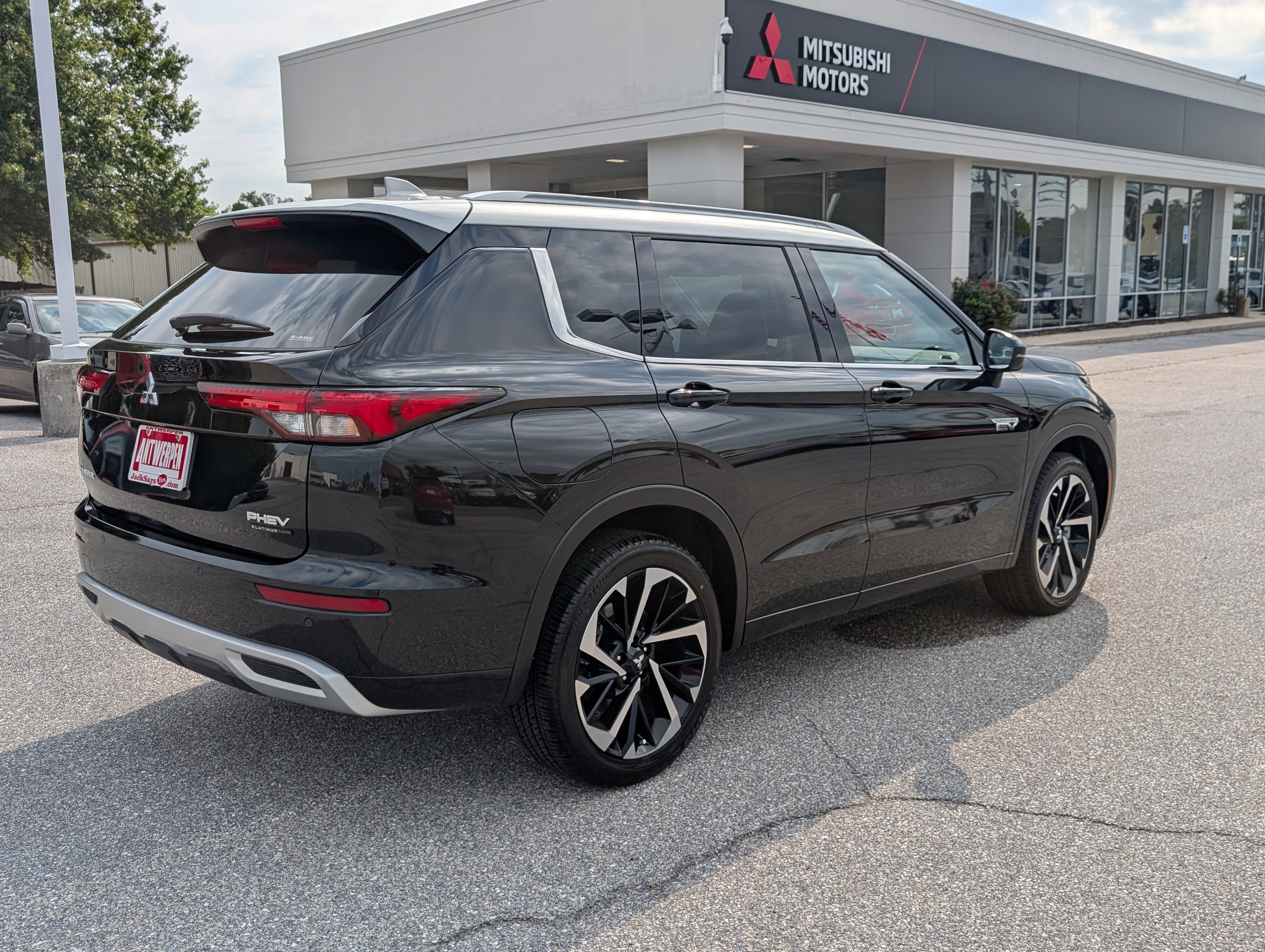 New 2025 Mitsubishi Outlander SEL image 5