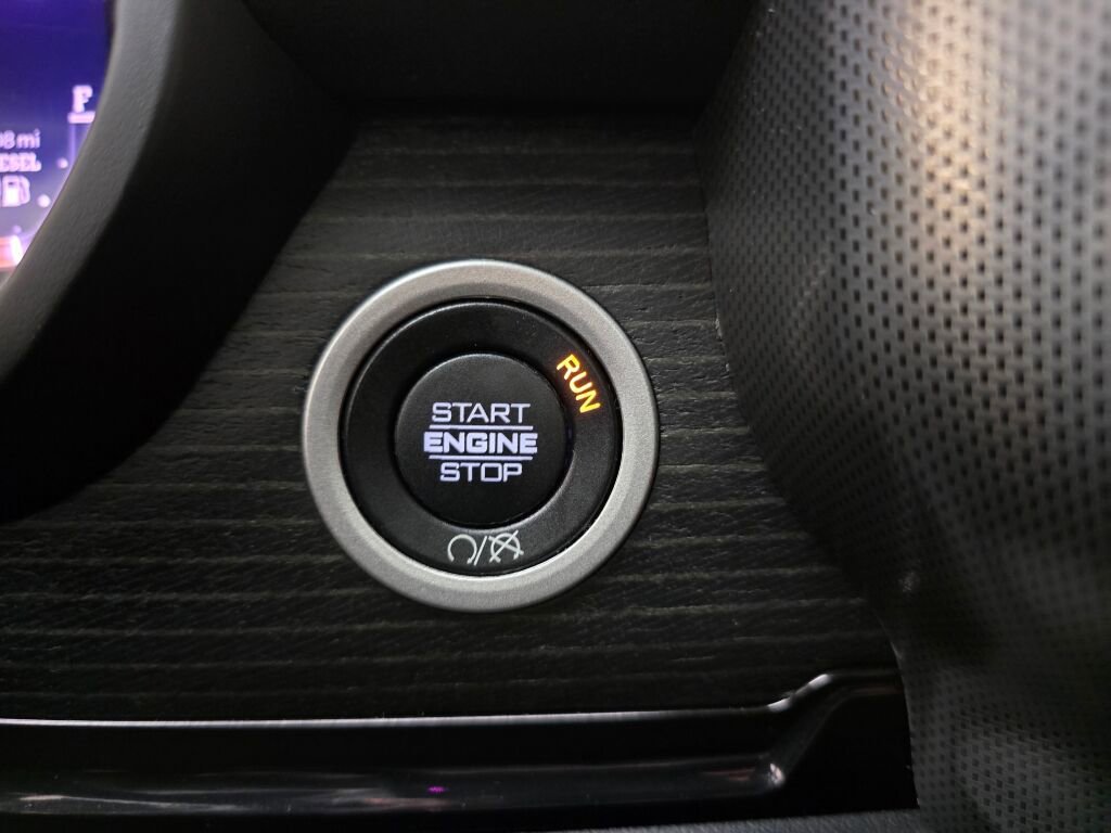 Used 2024 RAM 2500 Limited image 32