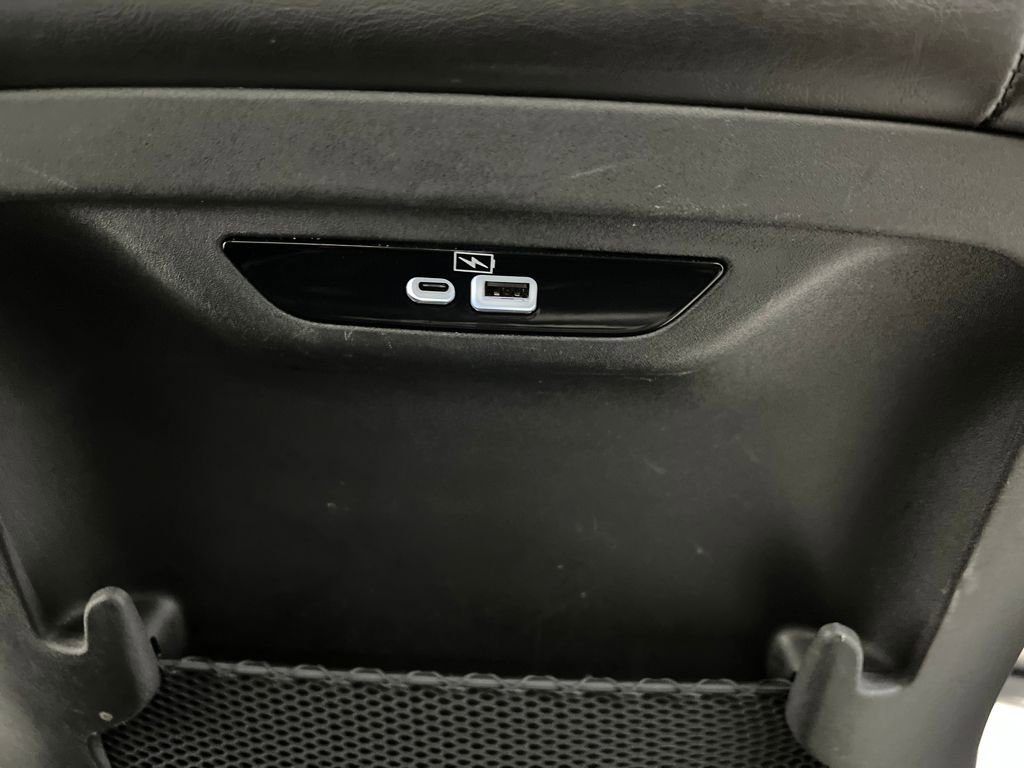 Used 2024 Chrysler Pacifica Limited image 27