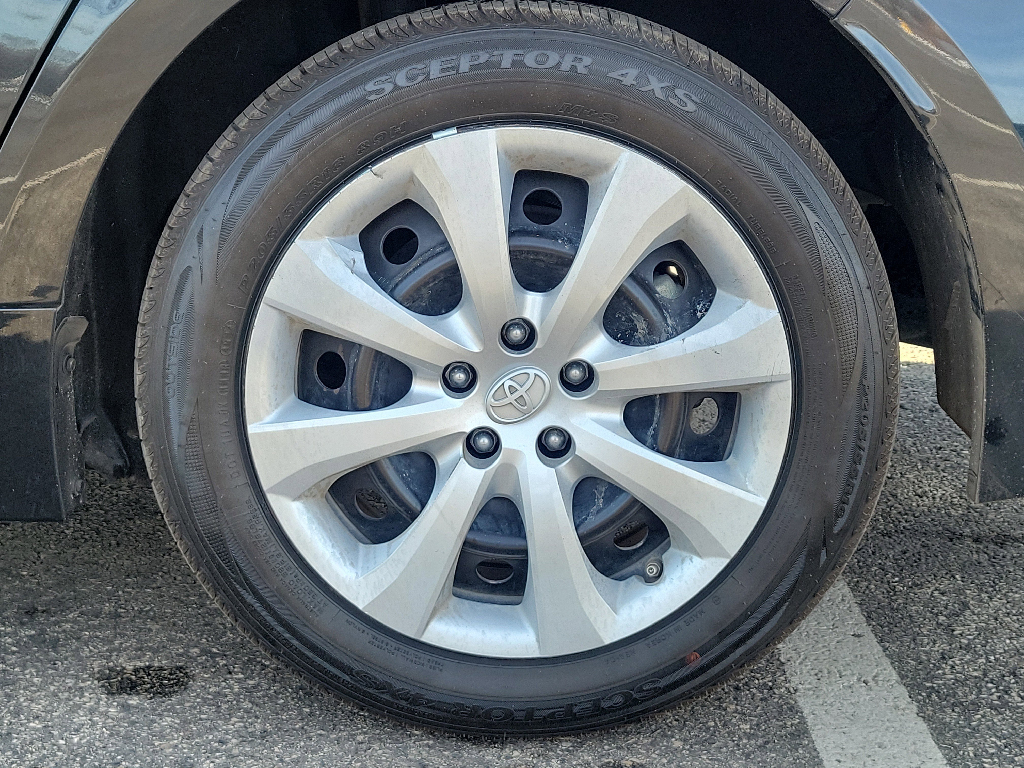 Used 2022 Toyota Corolla LE image 5