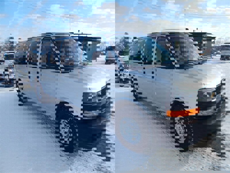 Used 2019 Chevrolet Express 3500 LS image 5