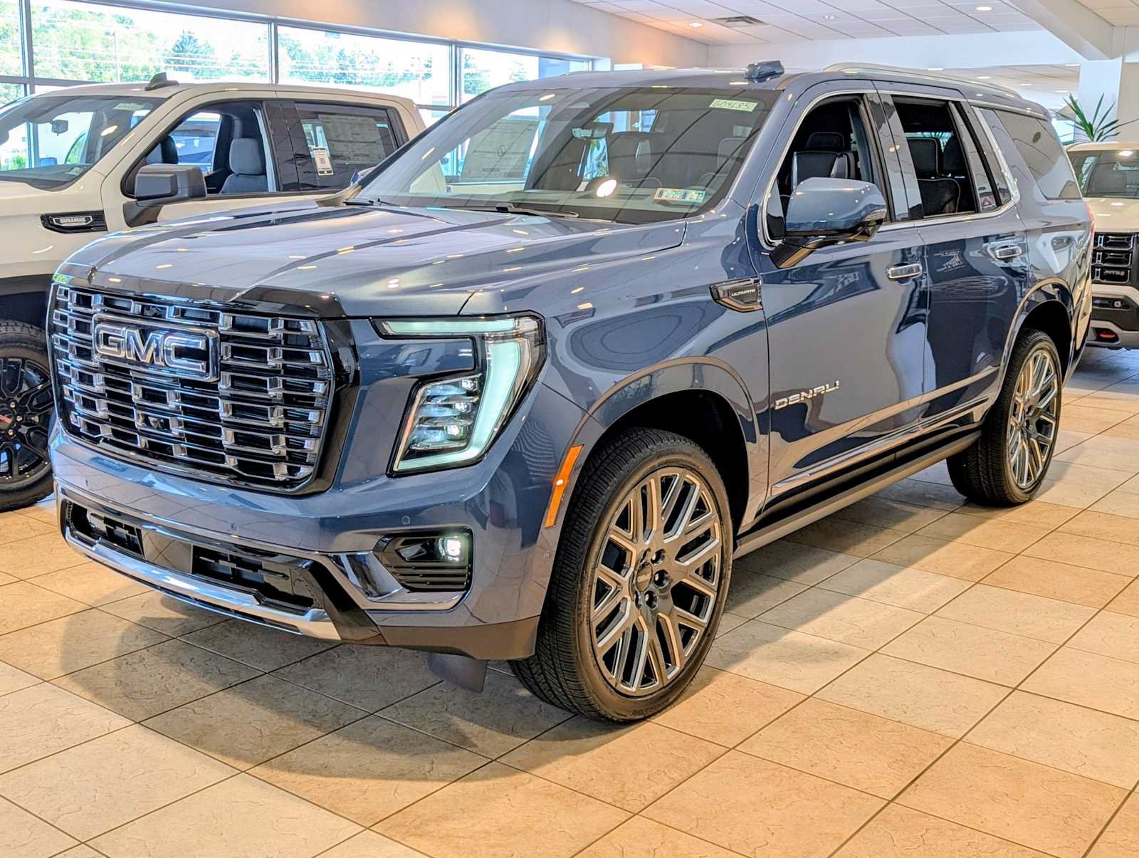 New 2026 GMC Yukon Denali Ultimate w/ LPO, Floor Liner Package AWD/4WD image 1
