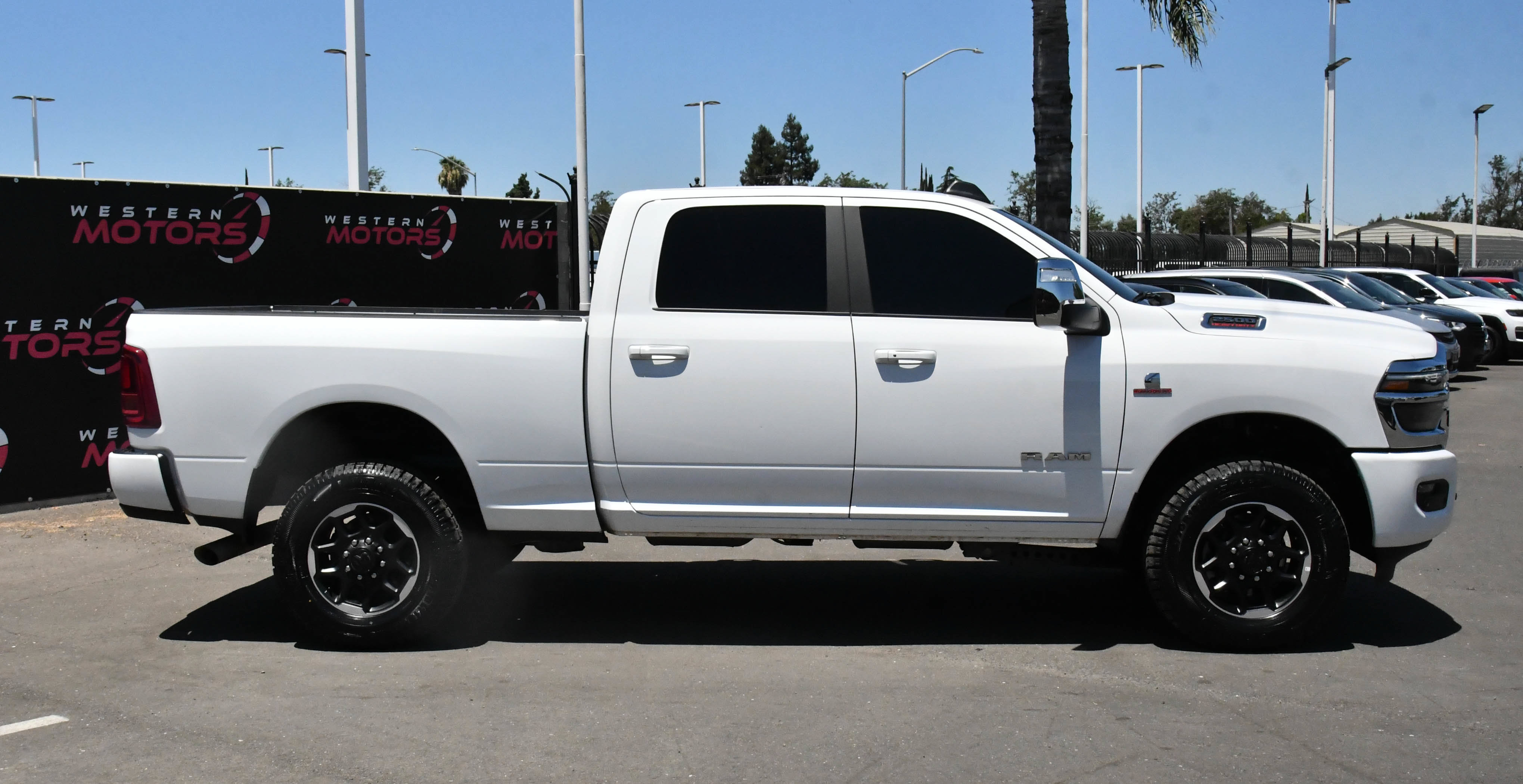 Used 2026 RAM 2500 Laramie AWD/4WD image 9