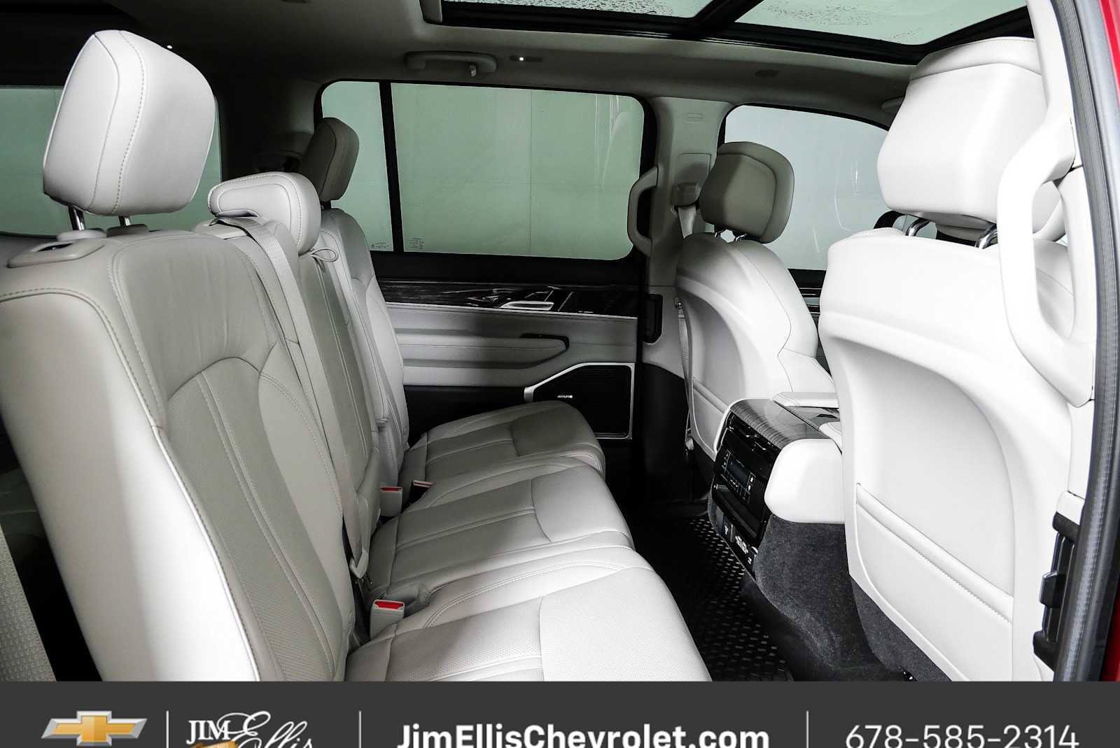 Used 2022 Jeep Wagoneer Series II w/ Premium Group I AWD/4WD image 23