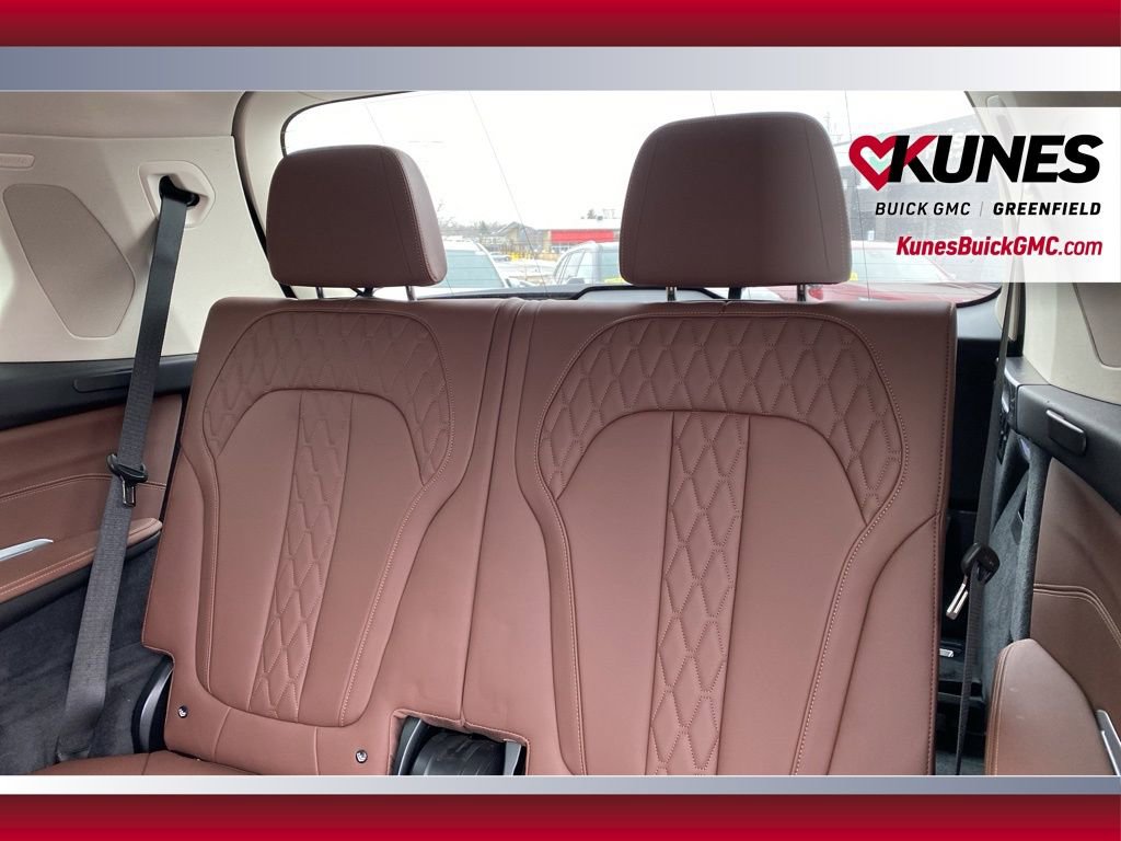 Used 2025 BMW X7 xDrive40i image 40