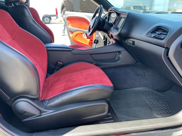 Used 2016 Dodge Challenger R/T Scat Pack w/ Leather Interior Group RWD image 13
