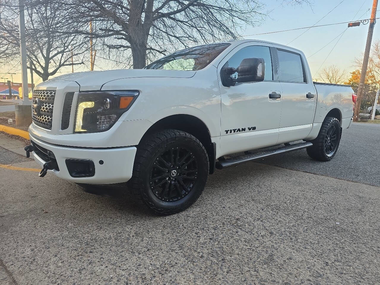 Used 2018 Nissan Titan XD image 70