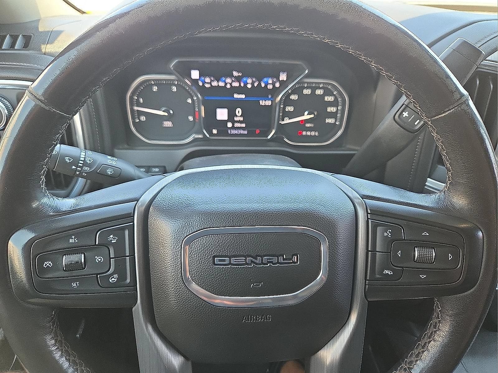Certified 2023 GMC Sierra 2500 Denali w/ Denali Ultimate Package AWD/4WD image 4