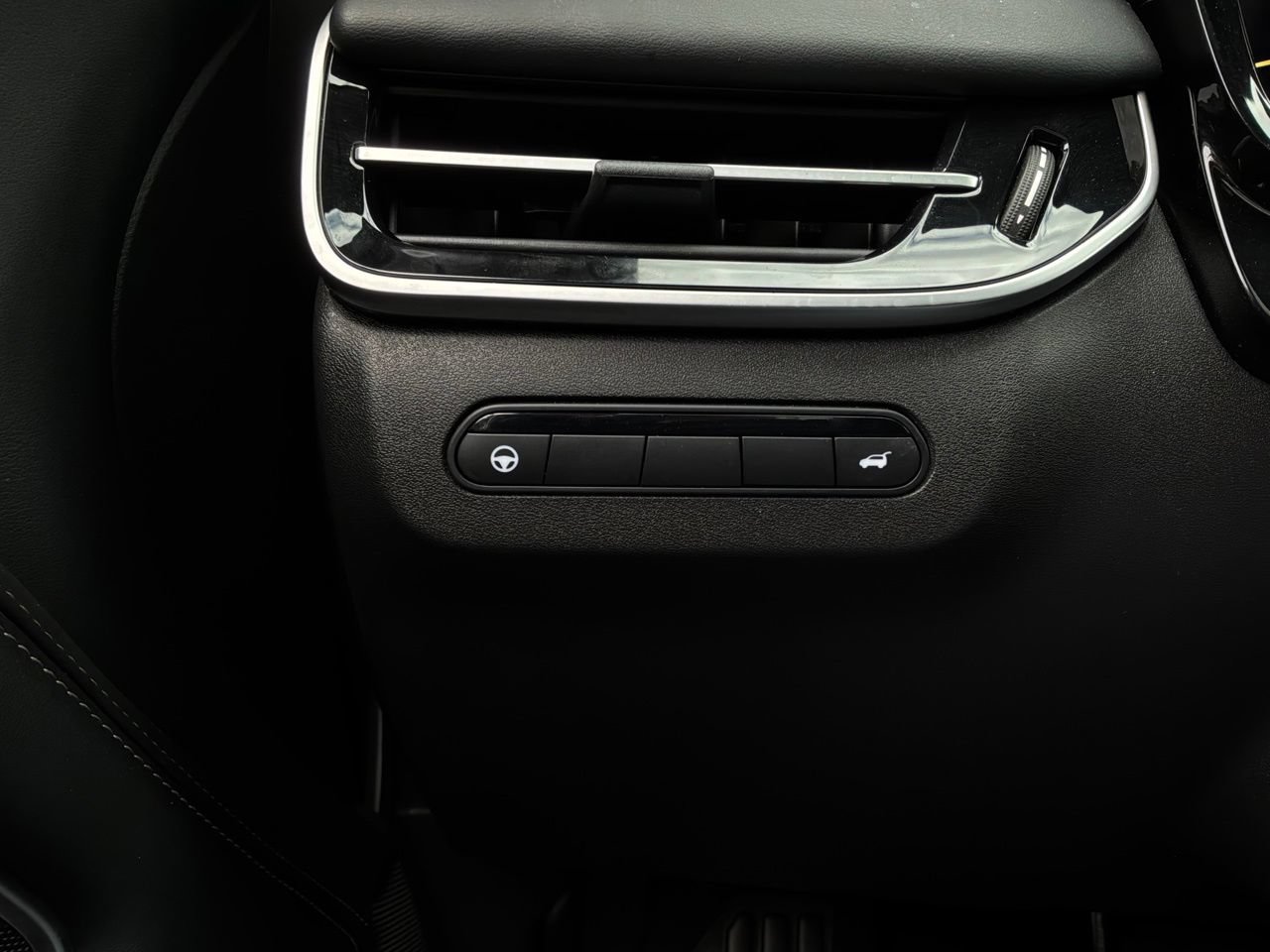 Used 2026 INFINITI QX60 Luxe FWD image 28
