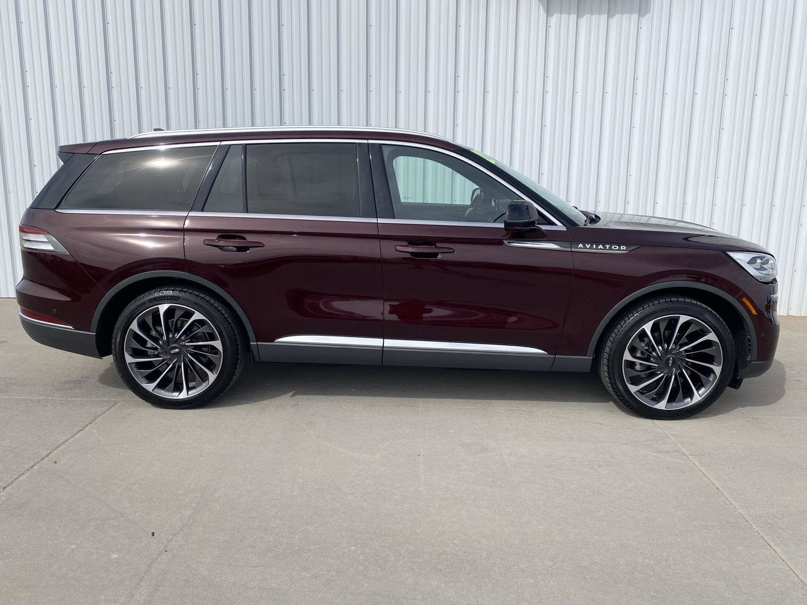 Used 2021 Lincoln Aviator Reserve w/ Equipment Group 201A image 4