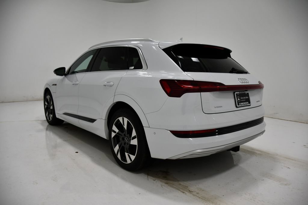 Used 2022 Audi e-tron Premium Plus w/ Premium Plus Package image 3