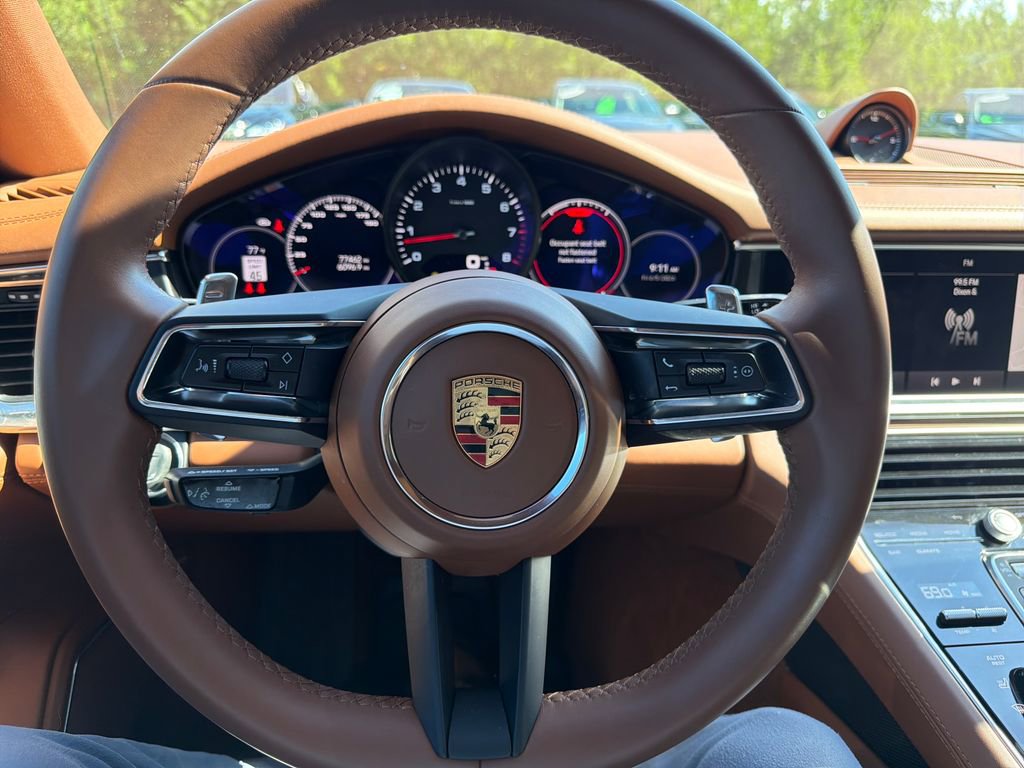 Used 2022 Porsche Panamera image 21